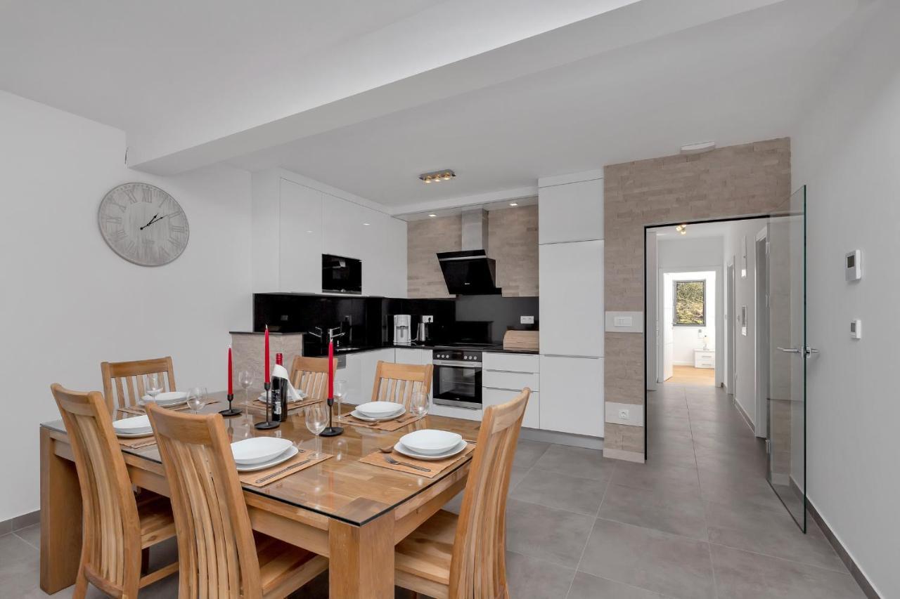 Luxury Apartment Sidro With Free Beach Parking Makarska Exterior photo